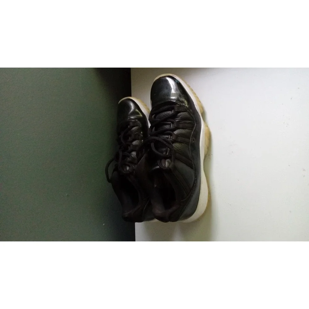 Size 10.5‎ Jordan 11 Retro Low Men's Basketball Sneakers